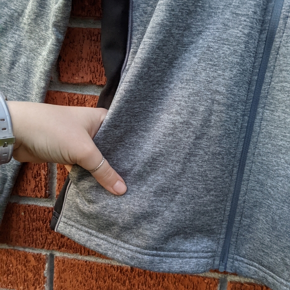 Champion Activewear Jacket. Great Condition! Size Small. - Picture 5 of 6